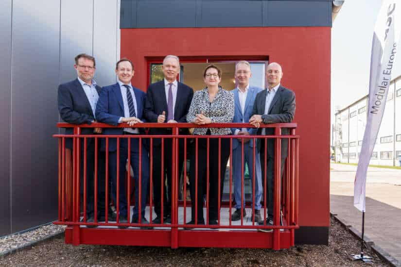 Besuch von Bundesbauministerin Klara Geywitz bei Daiwa House Modular Europe