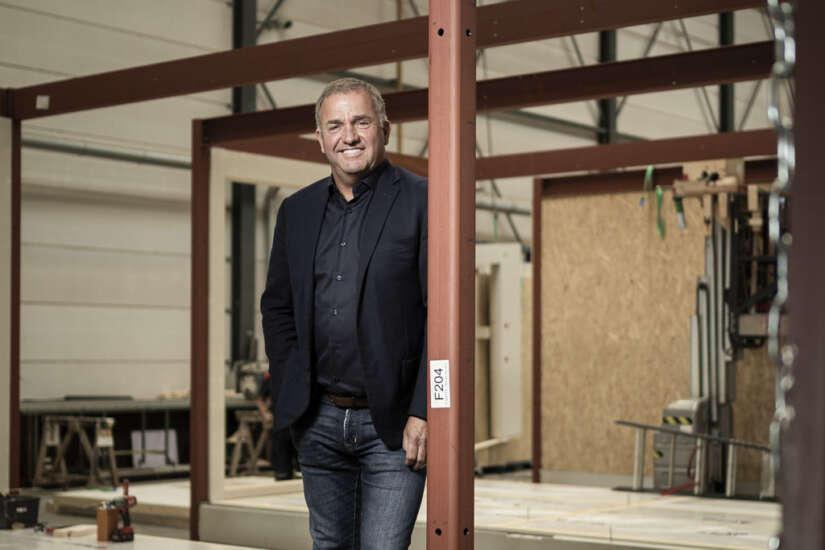 Financieel Dagblad: ‘Tesla-fabriek’ voor woningen in Duitsland