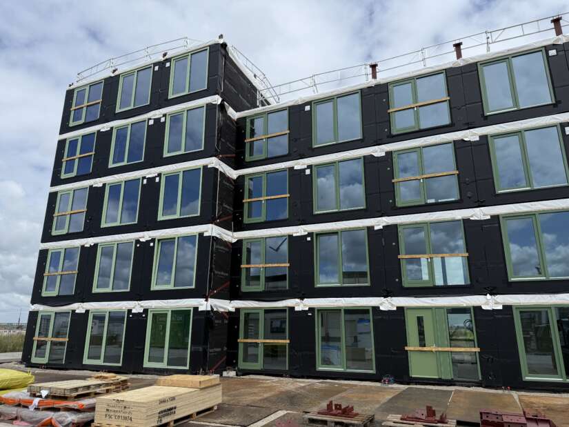 De bouw van de woningen op Strandeiland verloopt spoedig